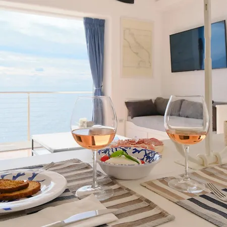 La Corsia - Exclusive By The Sea Апартаменти