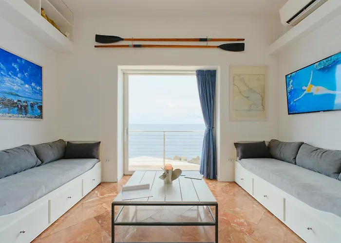 La Corsia - Exclusive By The Sea *